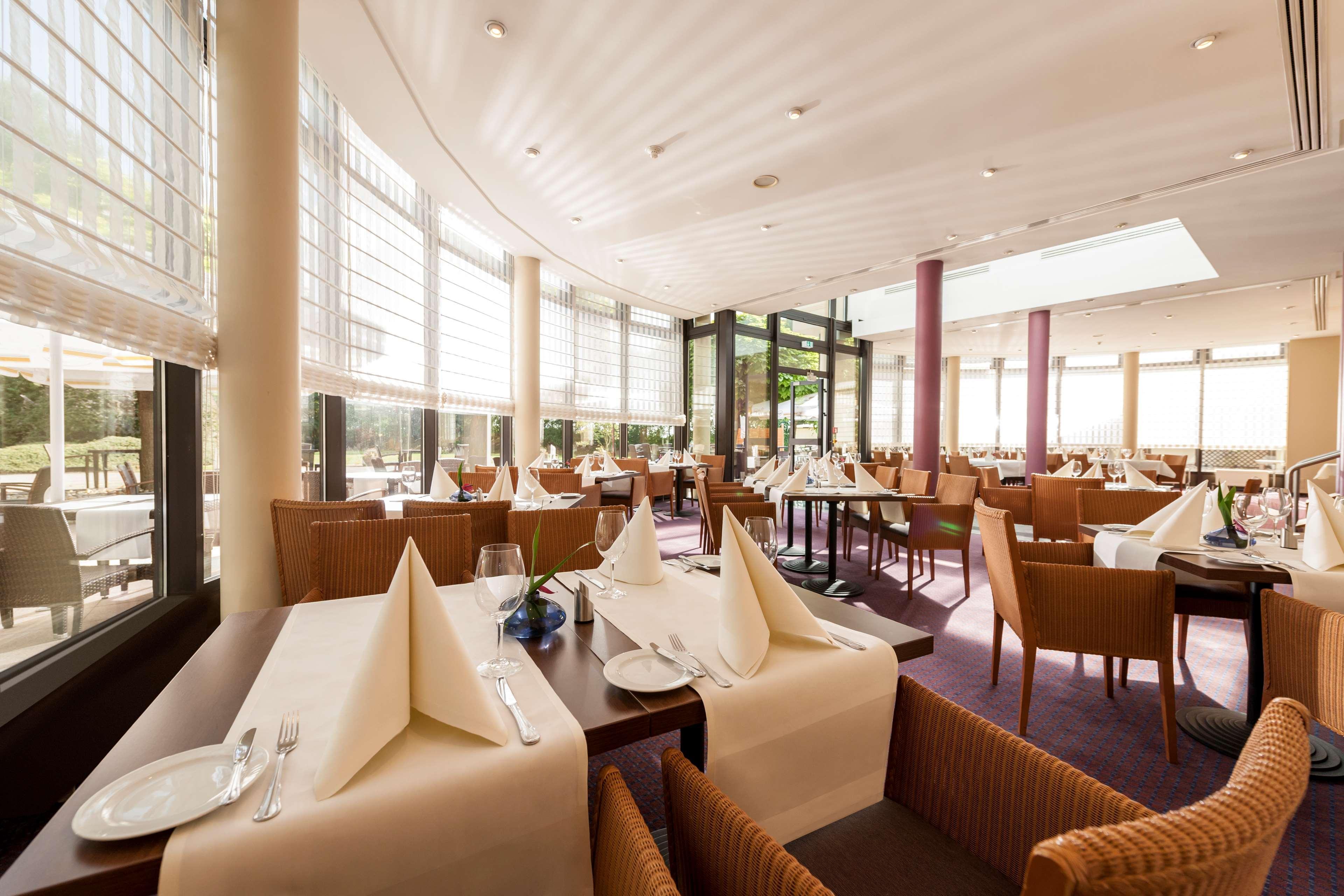 Dorint Main Taunus Zentrum Frankfurt Sulzbach Зульцбах Экстерьер фото