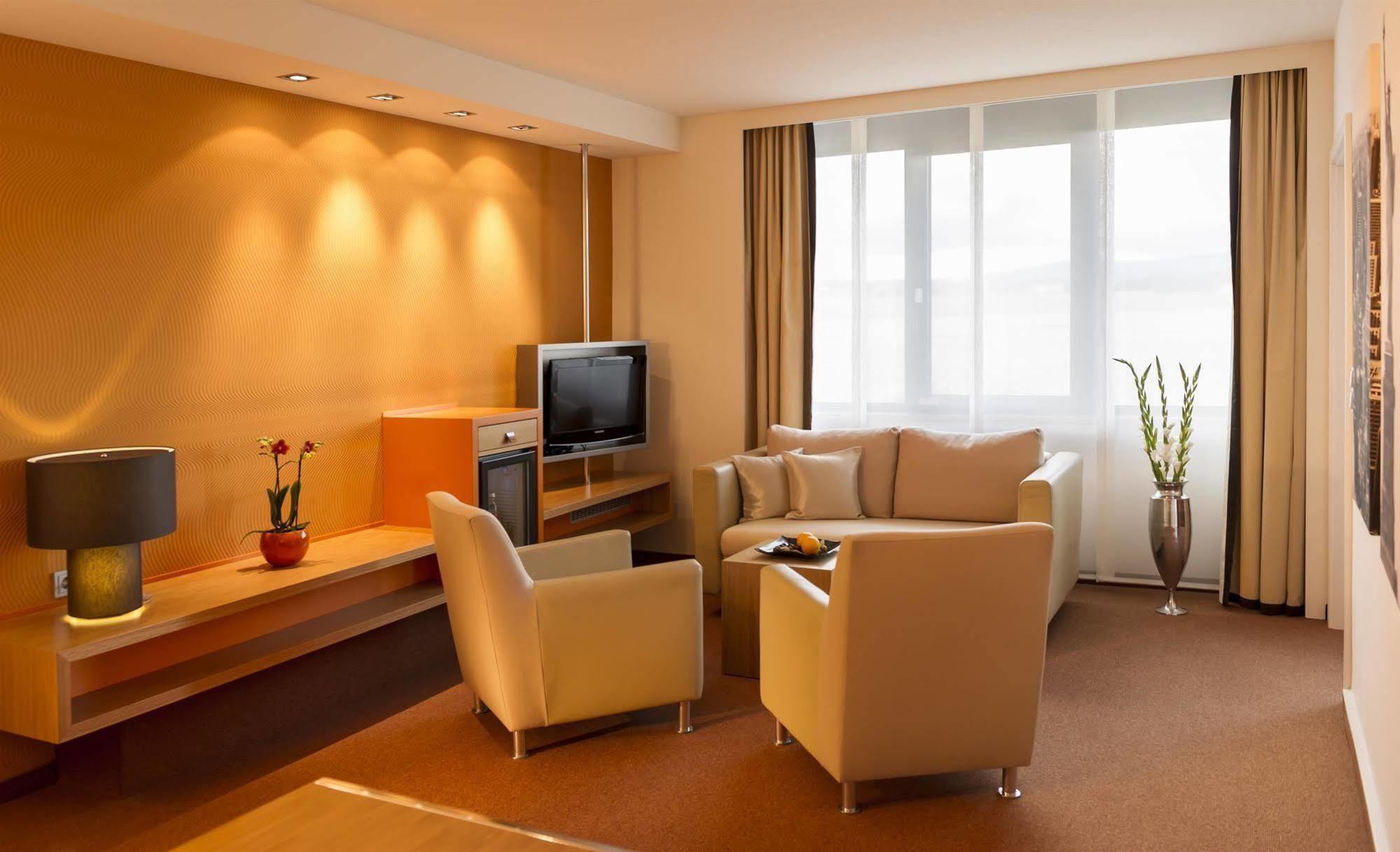 Dorint Main Taunus Zentrum Frankfurt Sulzbach Зульцбах Экстерьер фото